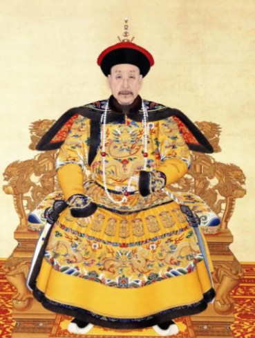 乾隆退位：盛世余晖下的权力交接与王朝隐忧