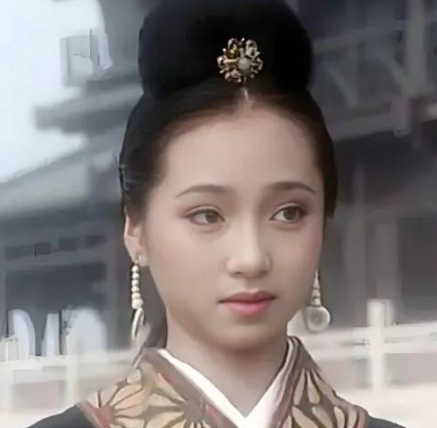 褒姒身世之谜：从神话传说到历史真相