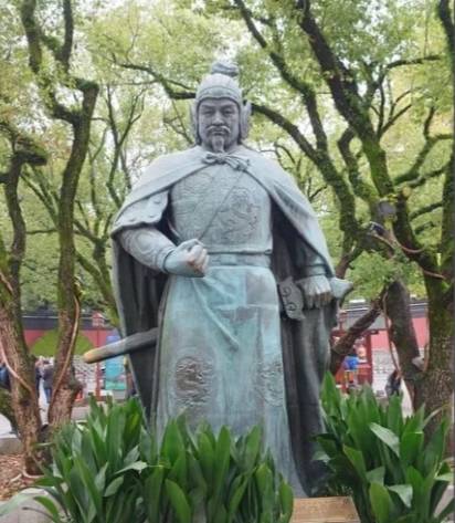 张俊陷害岳飞：权力、利益与猜忌交织的悲剧