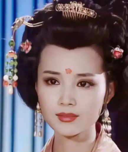 婉容昭世：上官婉儿真名与家族印记的千年回响